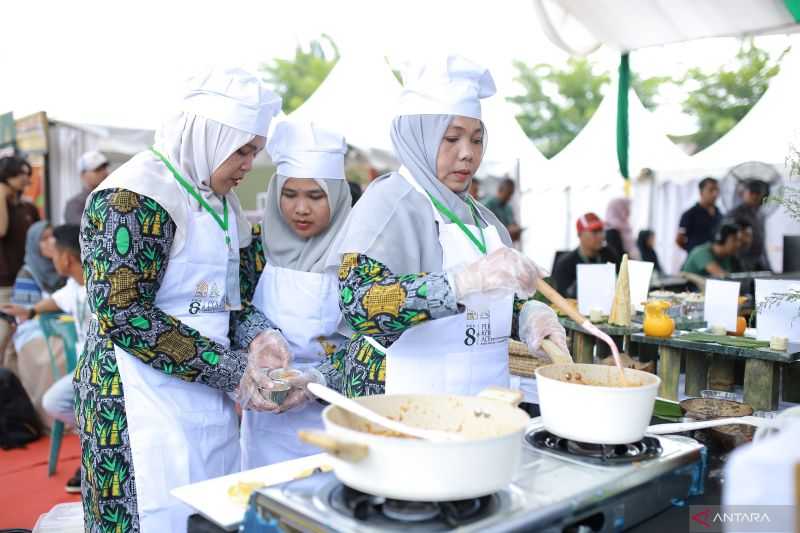 Kreatif, Pemkab Nagan Raya Aceh Sajikan Masakan di Atas Batu Giok