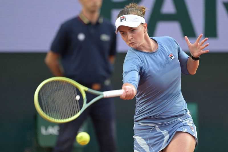 Krejcikova Kalahkan Rybakina untuk Tantang Paolini di Final Wimbledon