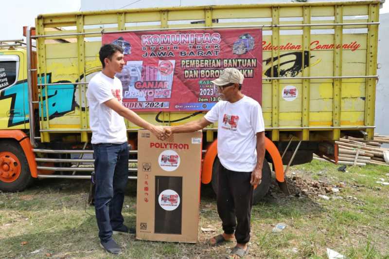 KST Jabar Berikan Bantuan dan Borong Dagangan UMKM di Kabupaten Garut 4