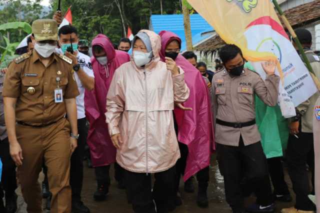 Kunjungan kerja mensos di Kalsel 2