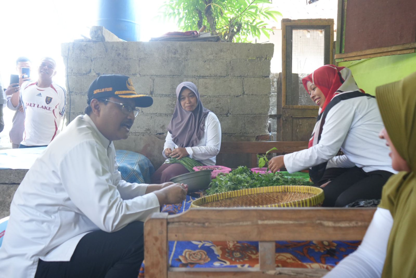 Kunjungi Semarang, Mensos Gus Ipul Pastikan Program Makan Bergizi untuk Lansia Tepat Sasaran