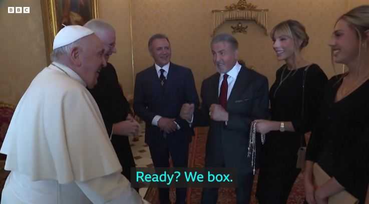 Kunjungi Vatikan, Sylvester Stallone Tantang Paus Francis Bertinju