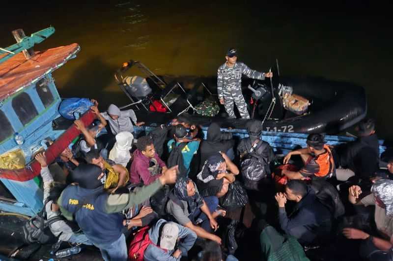 Lanal Tanjung Balai Asahan Amankan 39 Pekerja Migran Ilegal yang Hendak ke Malaysia