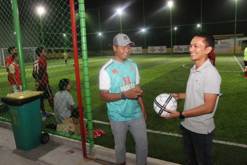 Lapangan mini soccer pertama dan satu-satunya yang berkonsep rooftop di Jabodetabek Raya 3