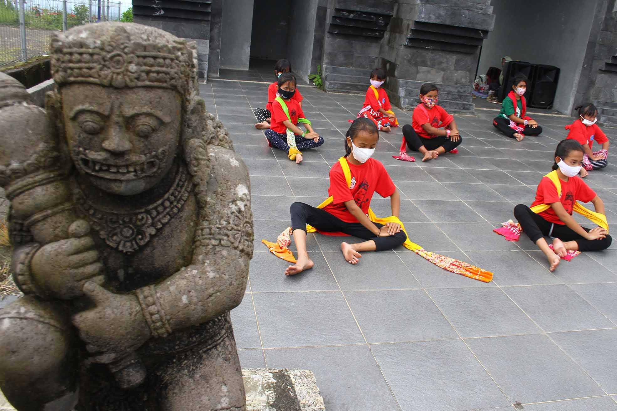 Latihan Tari Tatap Muka