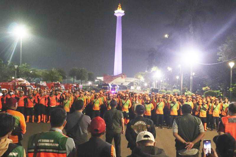 Lebih Seribu Petugas Siap Bersihkan Jakarta