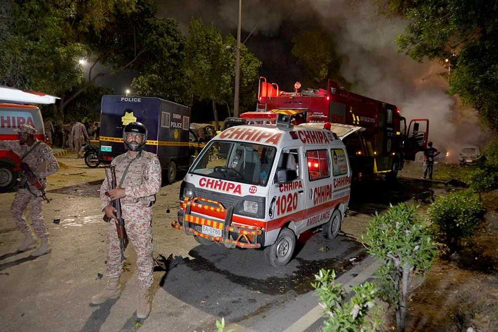 Ledakan di Luar Bandara Guncang Kota Terbesar di Pakistan