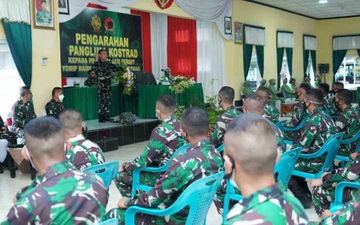 Letjen Dudung Puji Pasukan Raider Kostrad Pemburu KKB yang Baru Saja Selesaikan Tugas di Papua
