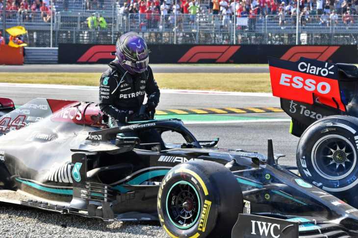 Lewis Hamilton Bersyukur Bisa Selamat saat Tabrakan dengan Verstappen