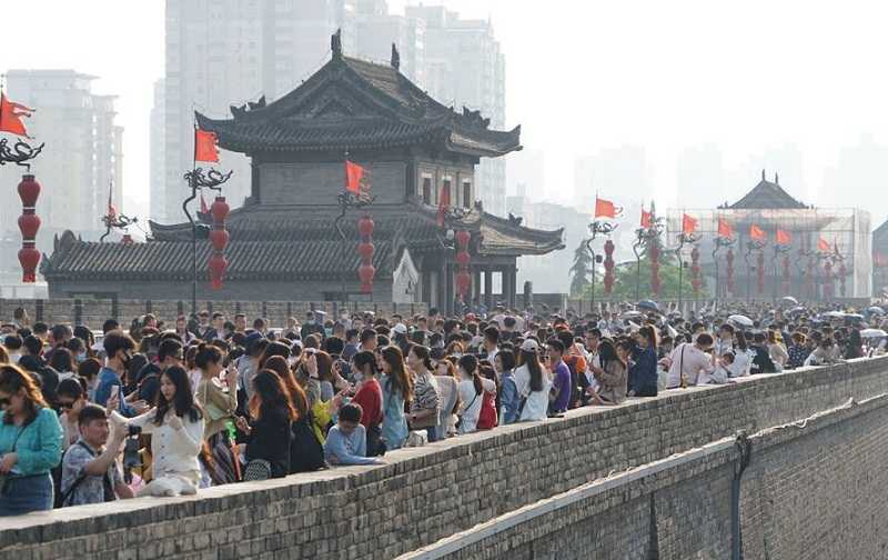 Libur May Day di Tiongkok, Beijing Catat Hampir 300 Juta Perjalanan Turis Lokal
