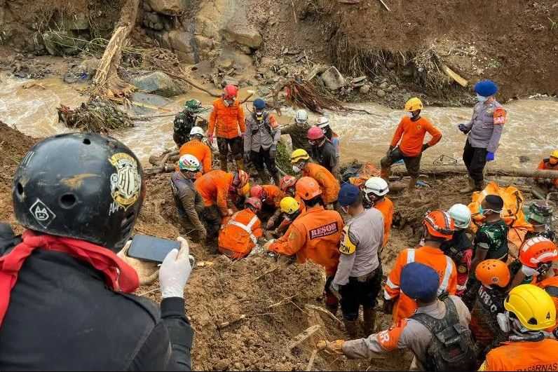 Lima Jenazah Korban Gempa Cianjur Ditemukan dalam Kondisi Berpelukan