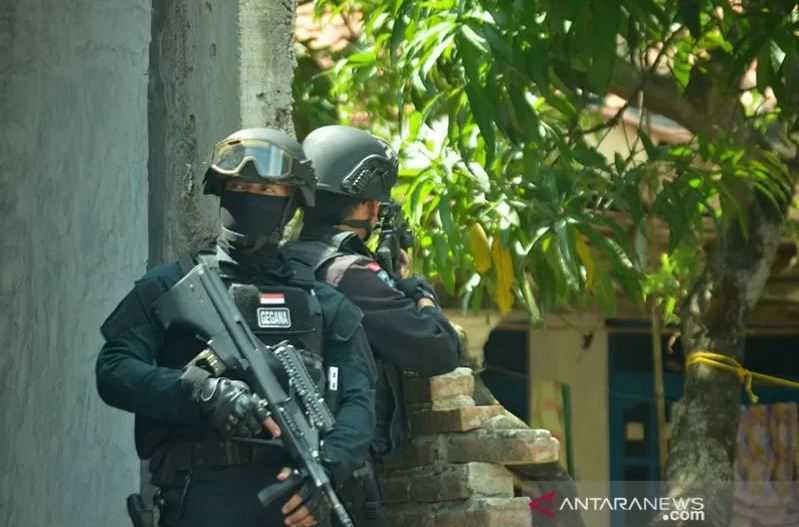 Lima Terduga Teroris Jaringan JI Ditangkap di Sulawesi Tengah