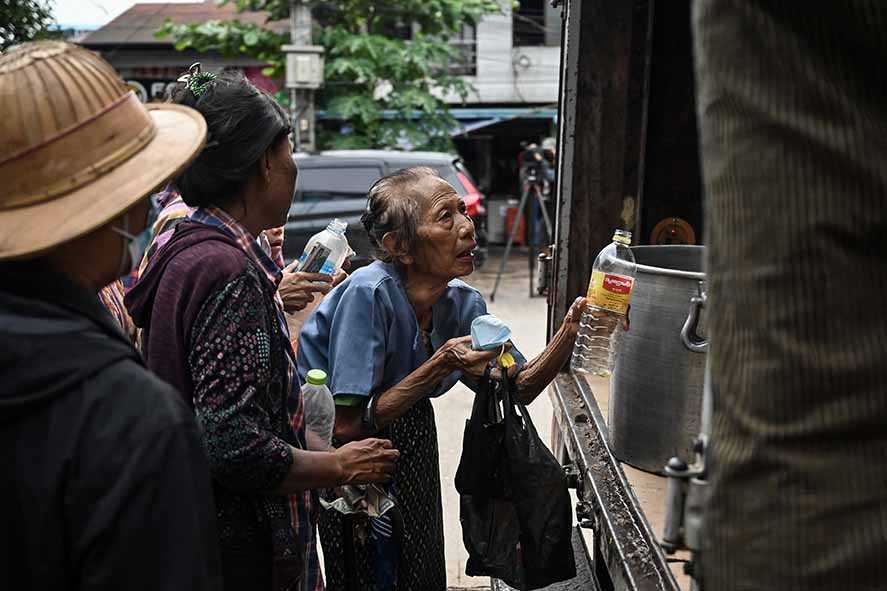 Lonjakan Harga BBM dan Kelangkaan Beras Persulit Kehidupan di Myanmar