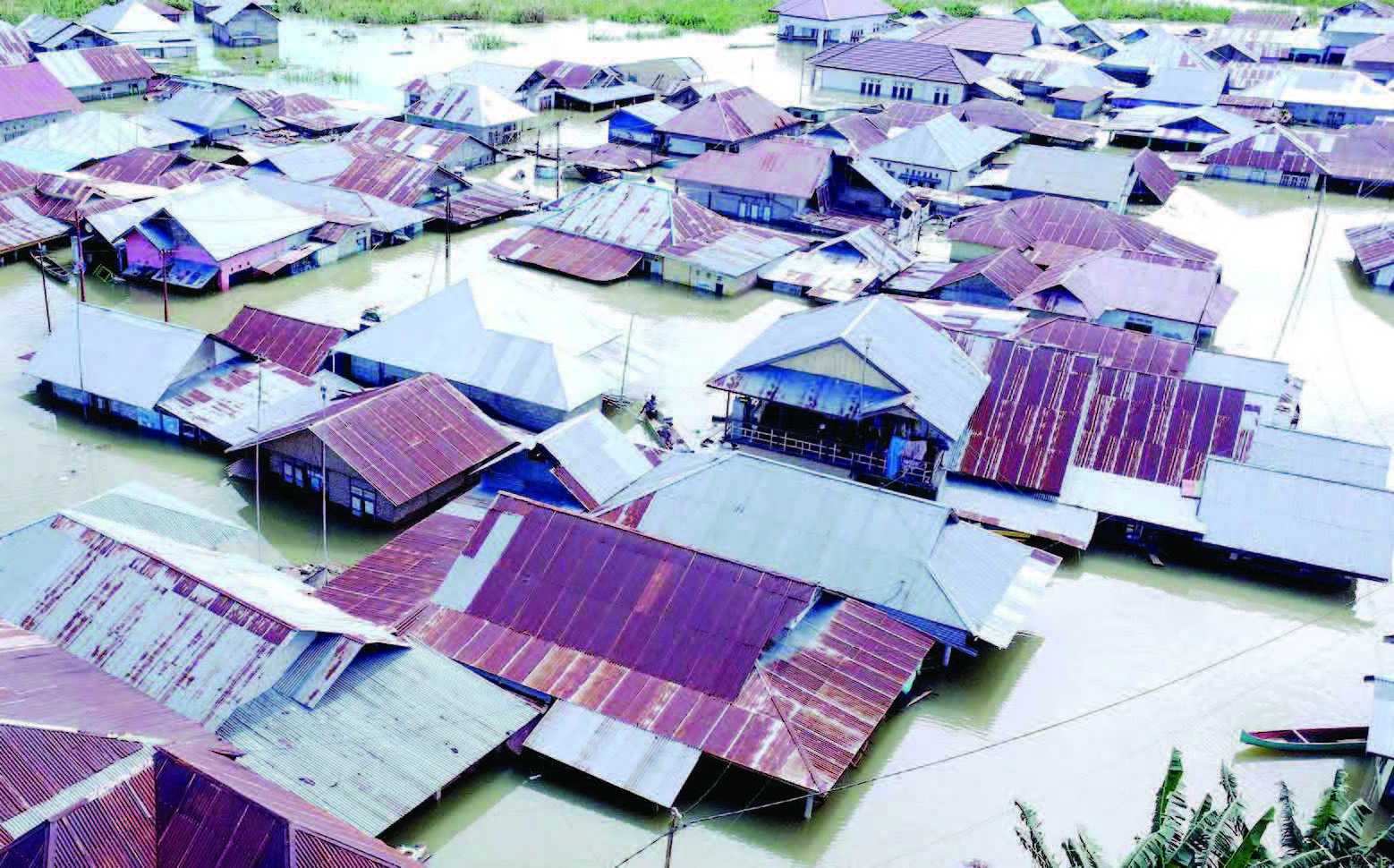 LUAPAN DANAU LIMBOTO RENDAM RUMAH WARGA