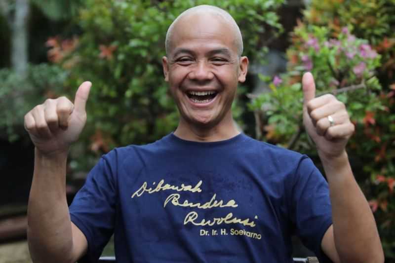Luar Biasa, Ganjar Pranowo Cukur Gundul Wujud Empati Pada Anak Penyintas Kanker