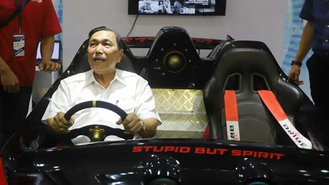 Luhut Optimis Indonesia Jadi Raksasa Industri Mobil Listrik Dunia