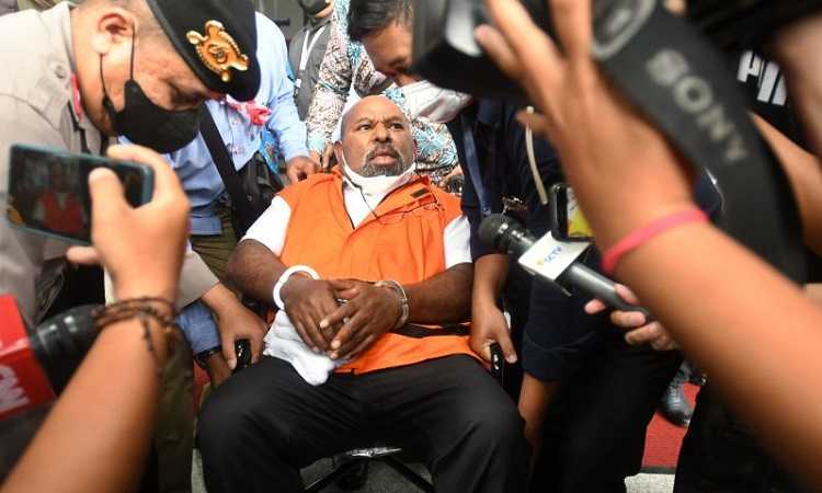 Lukas Enembe Surati Ketua KPK Firli Bahuri, Tagih Janji di Papua