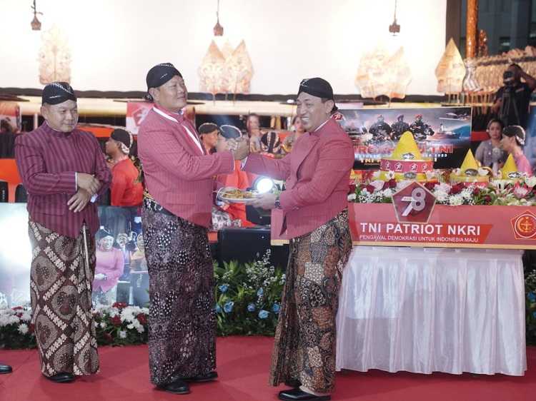 Mabes TNI Sentral  Pagelaran Wayang Mendunia di 78 Titik dengan 91 Dalang
