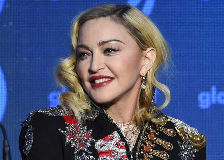 Madonna Jadwal Ulang Tur Konsernya Usai Dirawat di RS