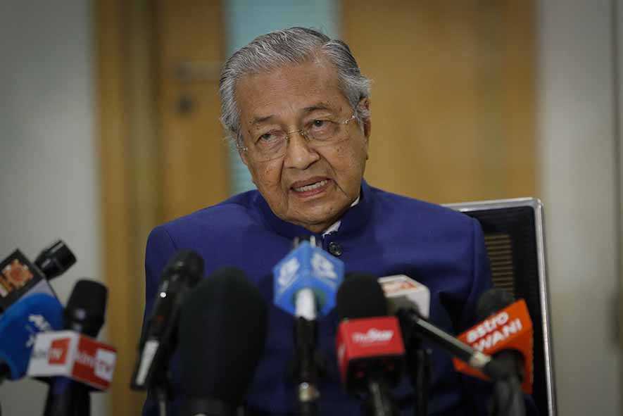 Mahathir Tuding PM Anwar Seperti Diktator
