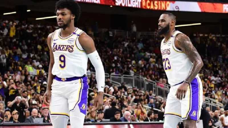 Main Bareng, Duo Ayah-Anak LeBron dan Bronny James Ukir Sejarah NBA