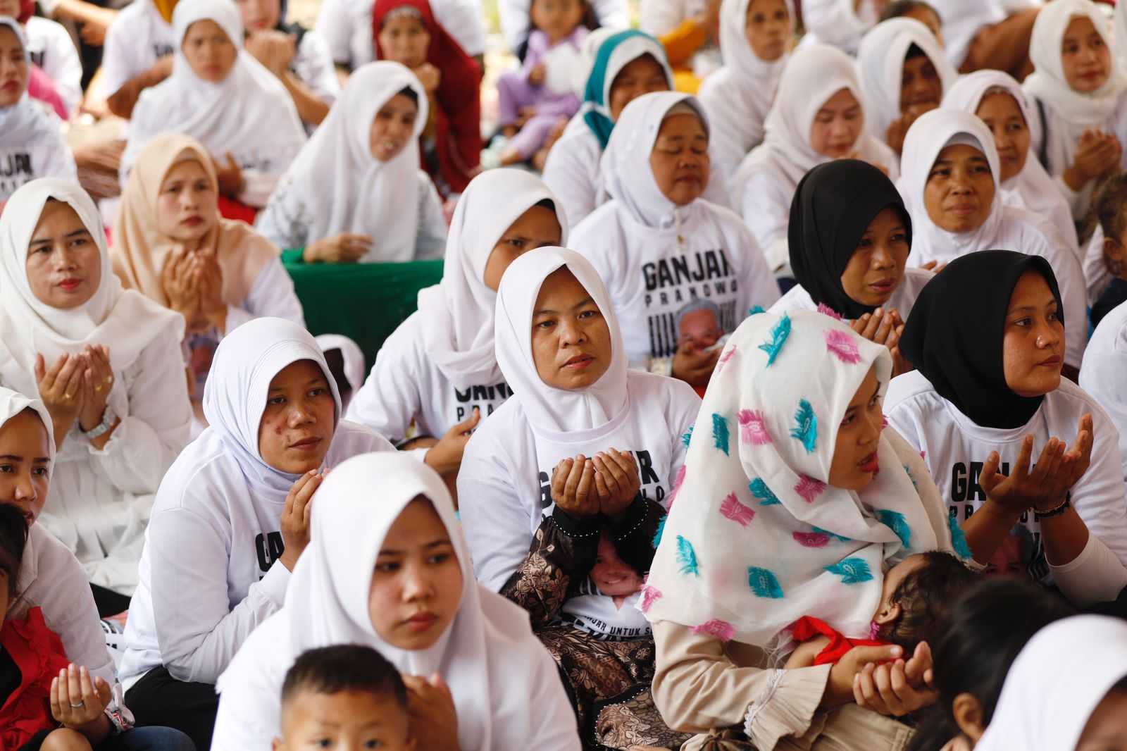 Mak Ganjar Bareng Emak-Emak Lebak Banten Lakukan Doa Minta Hujan Sebagai Ikhtiar Mengetuk Pintu Langit 2