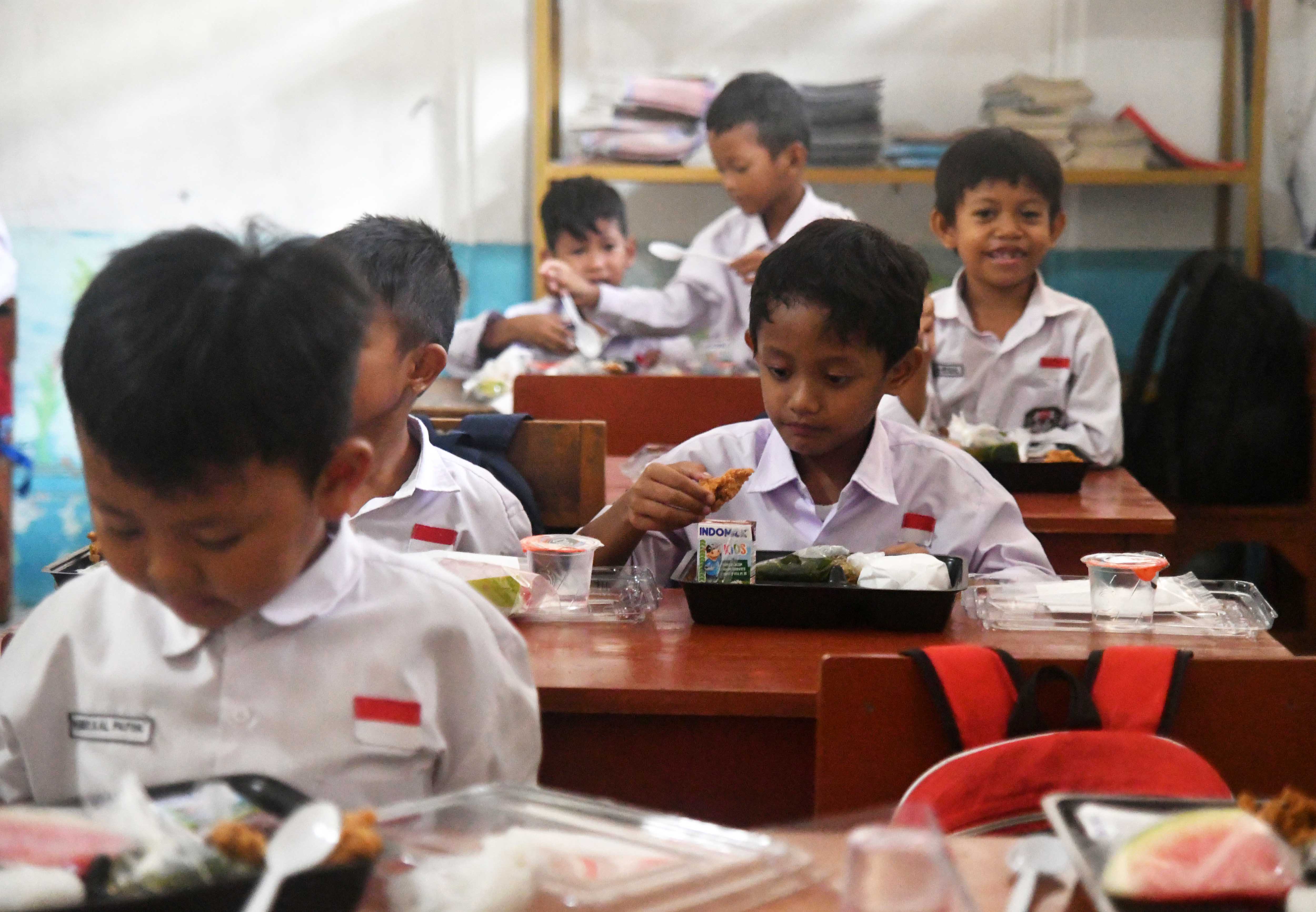 Makan Gratis Siswa SD