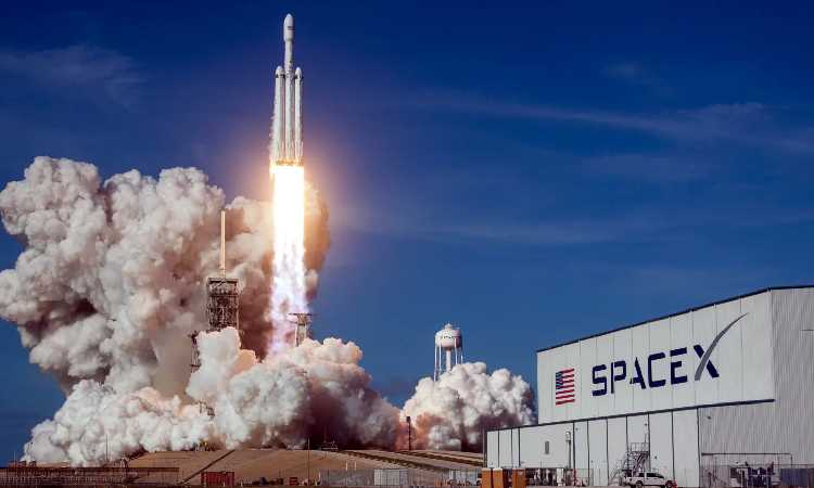 Makin Banyak! SpaceX Luncurkan Roket Falcon 9 Bawa 53 Satelit Starlink ke Luar Angkasa, Internet Kian Ngebut?