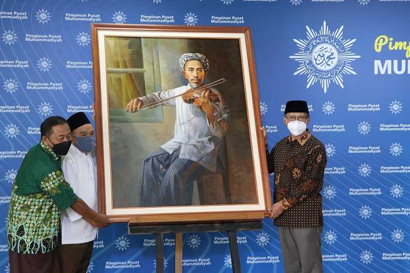 Makna Besar Ahmad Dahlan yang Hobi Bermain Biola Bagi Pemahaman Agama di Indonesia