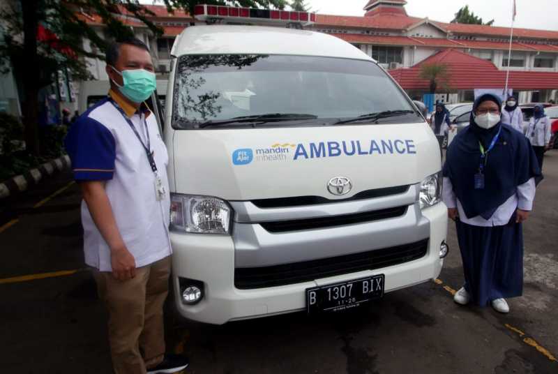 Mandiri Inhealth serahkan ambulans