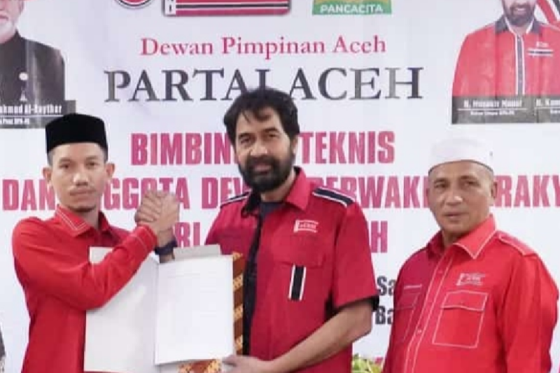 Mantan Panglima GAM, Muzakir Manaf, Kembali Pimpin Partai Aceh