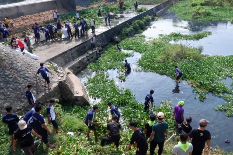 Mantap, Ratusan Warga Kudus Bersihkan Sungai Sambut World Cleanup Day