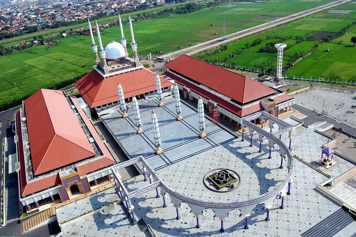 Masjid Agung Jawa Tengah Ikon Wisata Religi Semarang