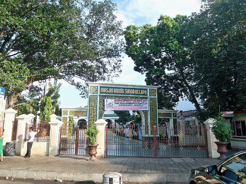 Masjid Agung Sunda Kelapa Jadi Percontohan Salat Jumat di Masa Wabah