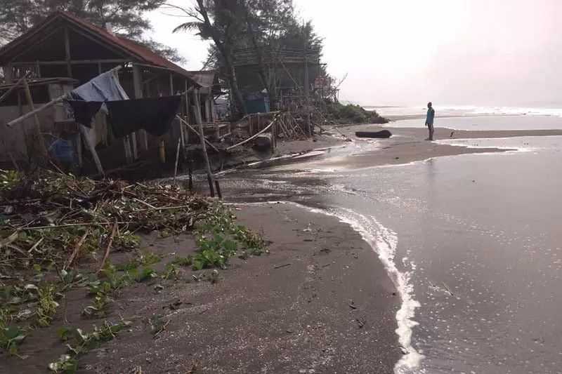 Masyarakat Diminta Waspadai Potensi Rob di Pesisir Selatan Jawa Barat, Jawa Tengah, dan DIY