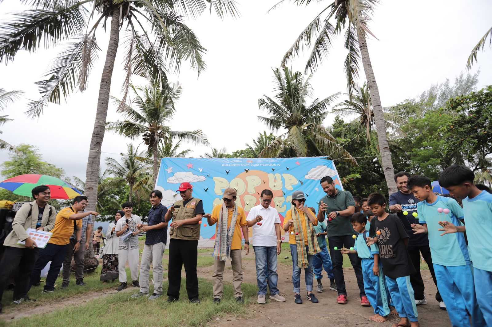 Masyarakat Lombok Utara Apresiasi KKN Kolaborasi UGM