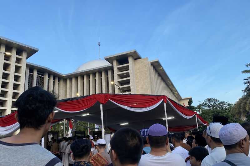 Masyarakat Padati Masjid Istiqlal Jakarta untuk Shalat Idul Fitri