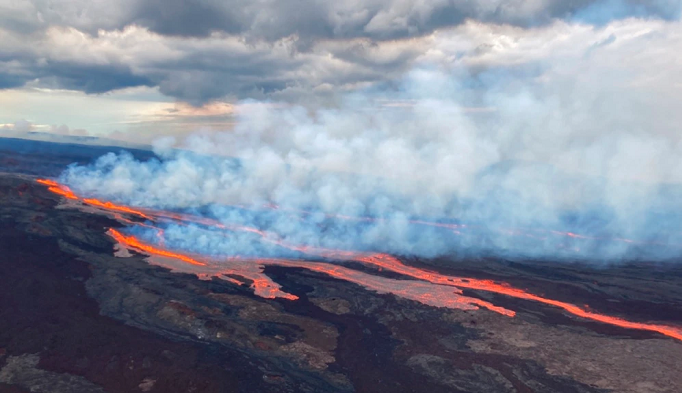 Mauna Loa , Gunung Api Aktif Terbesar di Dunia Meletus