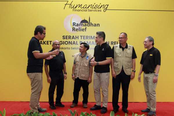 Maybank Islamic dan UUS Maybank Indonesia Gelar Program Regional Ramadhan Relief 1