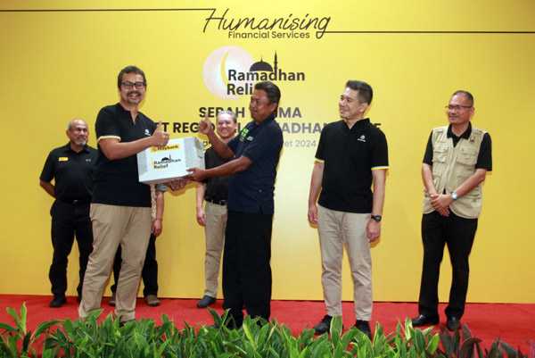 Maybank Islamic dan UUS Maybank Indonesia Gelar Program Regional Ramadhan Relief 3