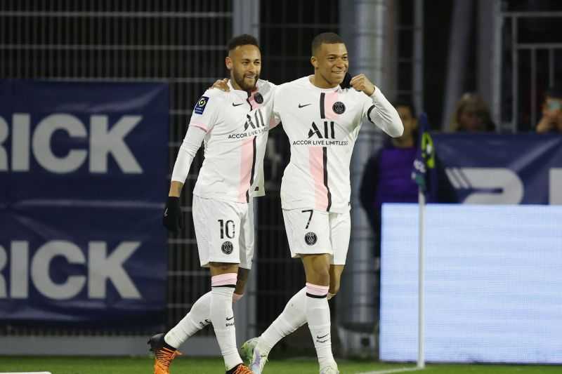 Mbappe dan Neymar Cetak Hattrick, PSG Lumat Clermont