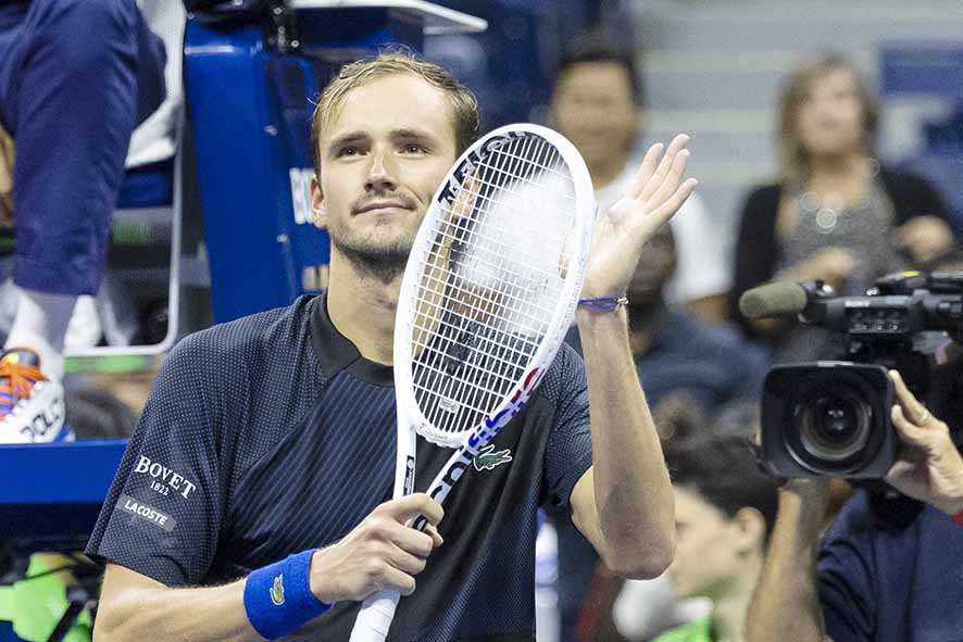Medvedev dan Tsitsipas Melaju di Turnamen ATP Wina