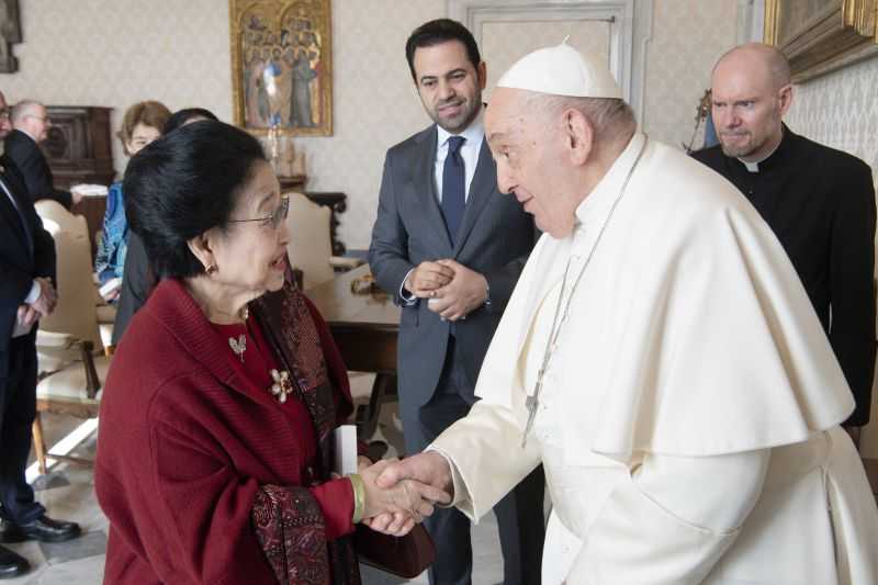 Megawati Bertemu Paus Fransiskus Bahas Perdamaian dan Iklim
