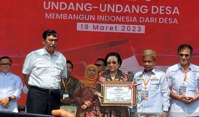 Megawati dan Luhut Binsar Panjaitan Raih Penghargaan dari Apdesi