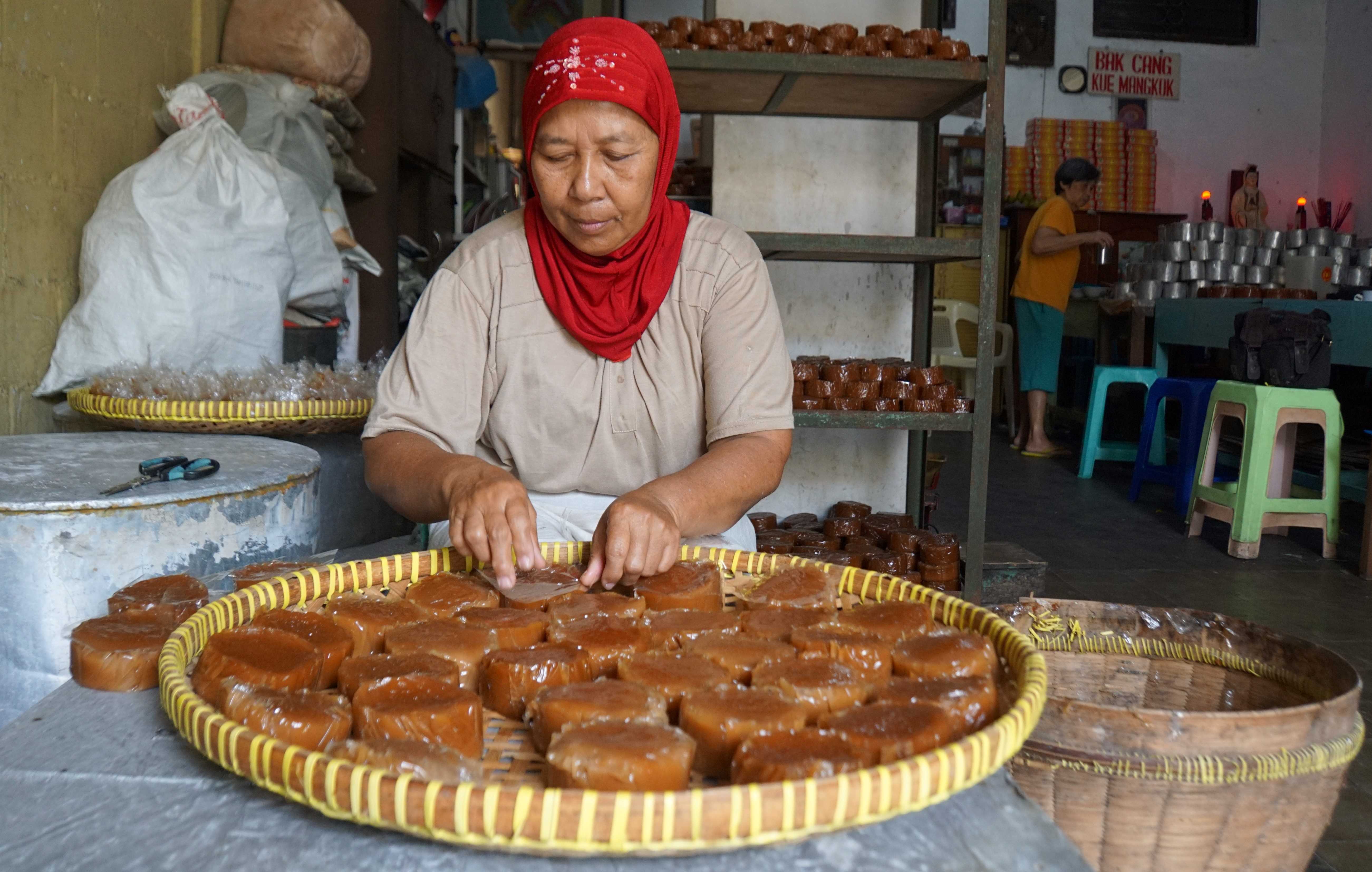 Melihat dari Dekat Sibuknya Produsen Kue Keranjang di Kota Yogya Jelang Perayaan Imlek 2023 pada Minggu 22 Januari Nanti
