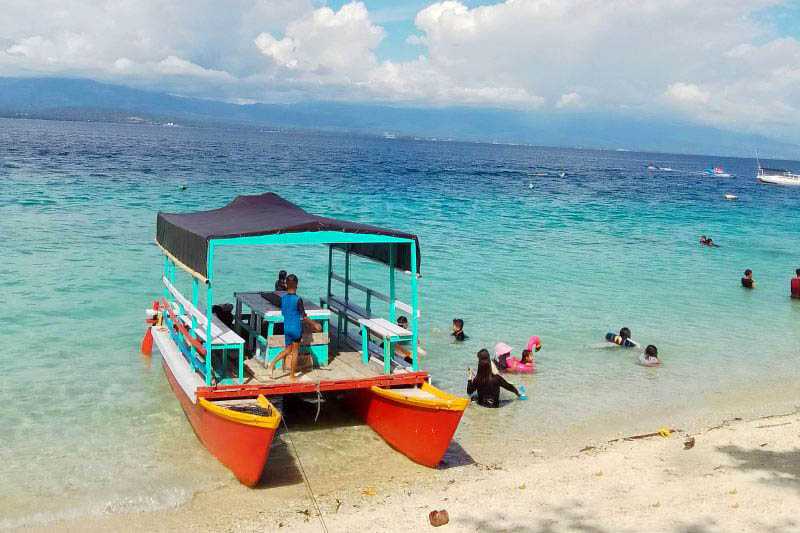 Melihat keindahan biota laut di Pantai Tanjung Karang