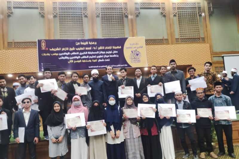 Membanggakan, 64 Mahasiswa Indonesia di Universitas Al-Azhar Mesir Dapat penghargaan