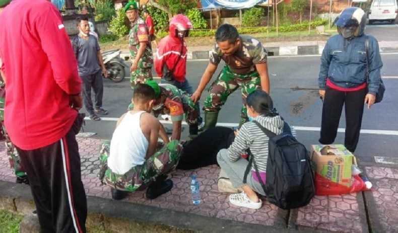 Membanggakan Aksi Heroik Tentara Ini, Robek Seragam Loreng untuk Hentikan Pendarahan Korban Kecelakaan