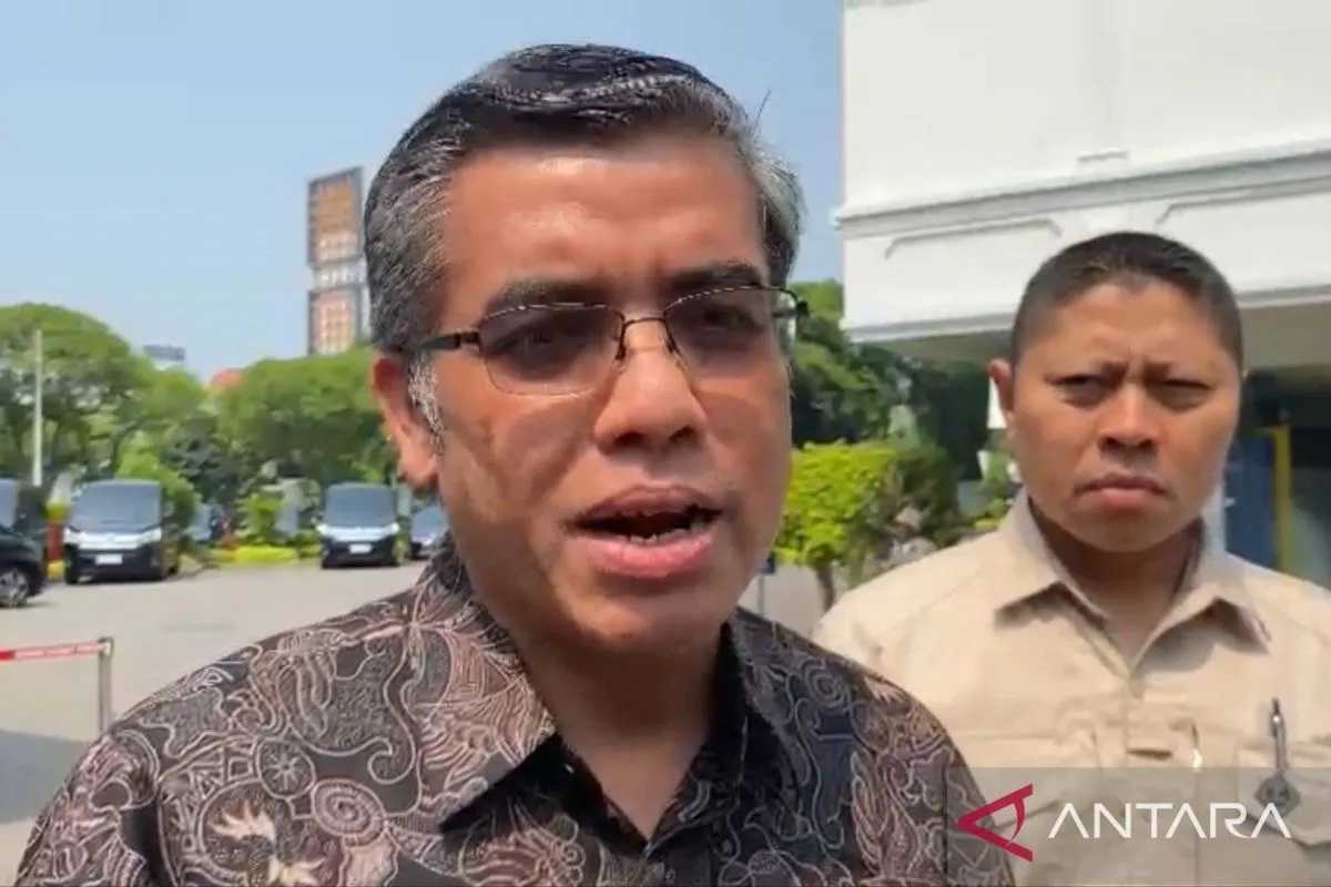 Menaker Siapkan Catatan Kasus Sritex Saat Ratas dengan Presiden Prabowo