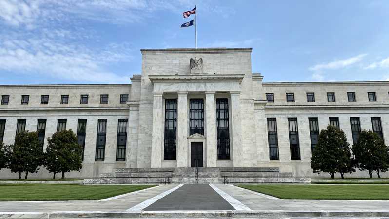 Menanti Keputusan The Fed